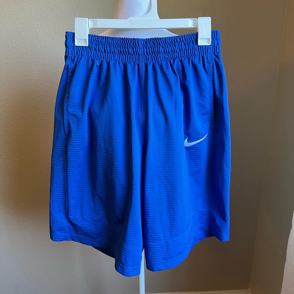 NIKE Royal blue athletic basketball shorts | medium